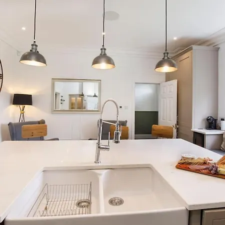 Holiday home Luxury Village House Sleeps 14, Dog Friendly *
