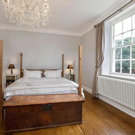 Holiday home Luxury Village House Sleeps 14, Dog Friendly Bilbrough