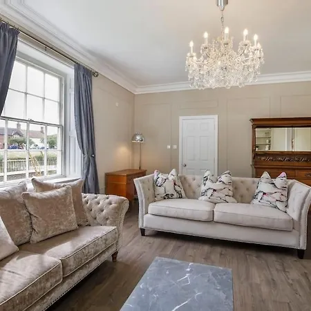 Holiday home Luxury Village House Sleeps 14, Dog Friendly Bilbrough