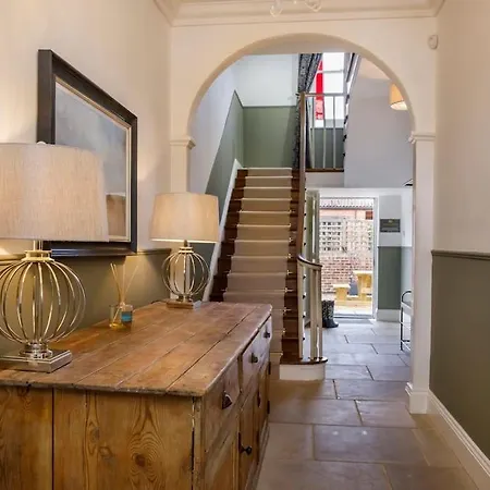 Holiday home Luxury Village House Sleeps 14, Dog Friendly
